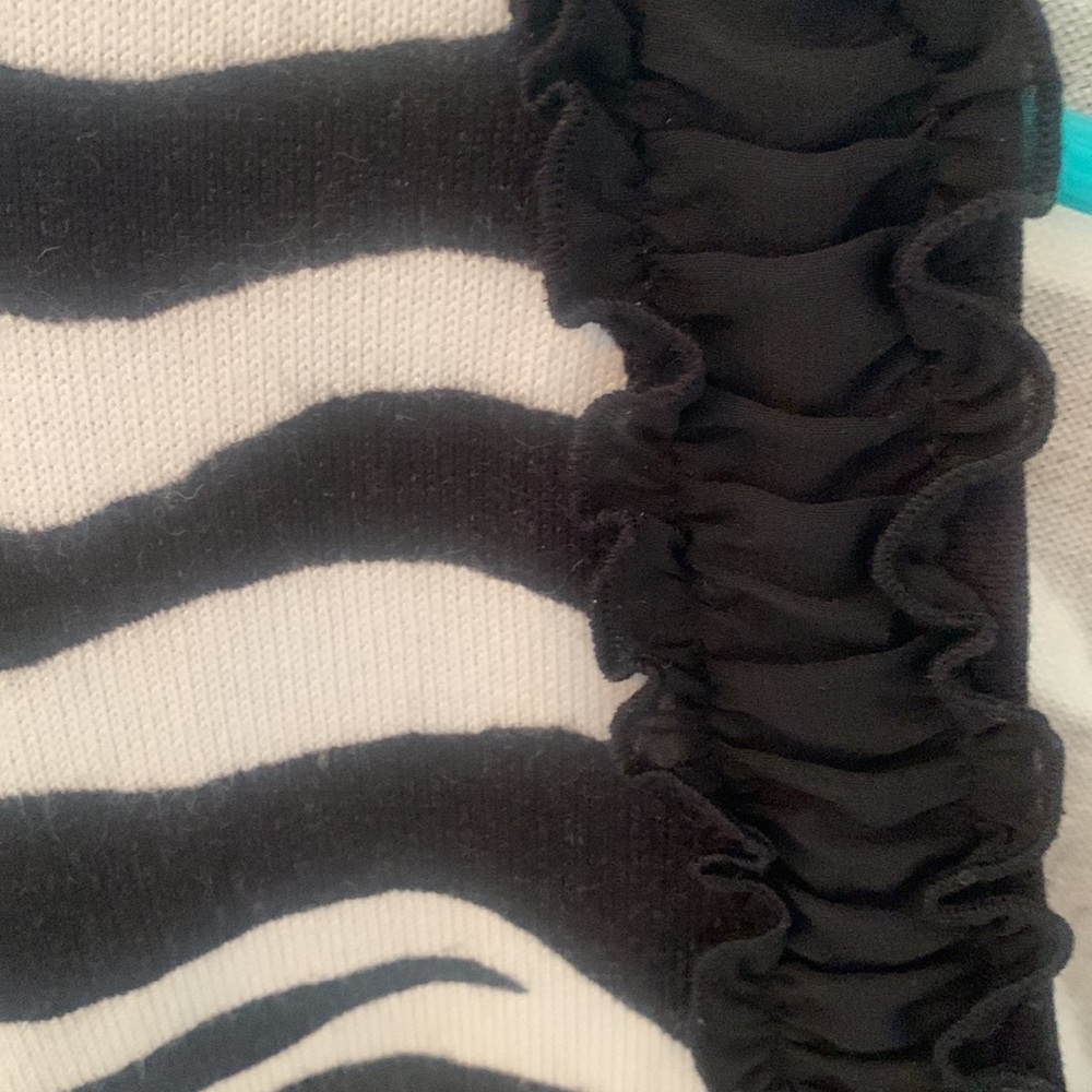 Sweater - Picture 3 of 3